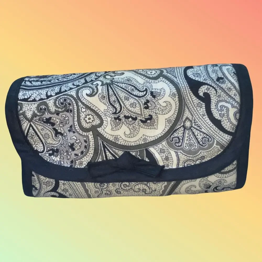 The Curator Jewelry SaQ Travel Case Anti Tarnish Roll Organizer Gray Paisley